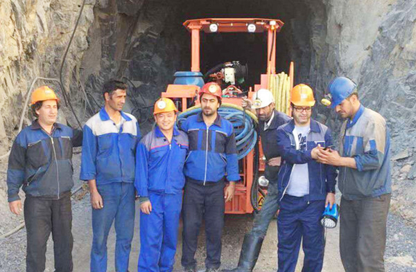 Jumbo de perfuração do túnel de único braço tipo pneu DW1-31 da Jiangxi Siton serve minas de chumbo-zinco do Irã